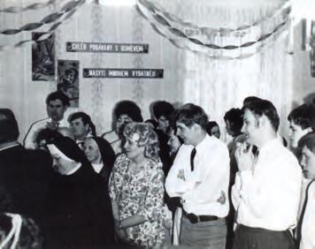 Změny ve společnosti po roce 1989 přinesly také zvýšený zájem veřejnosti o dění v
