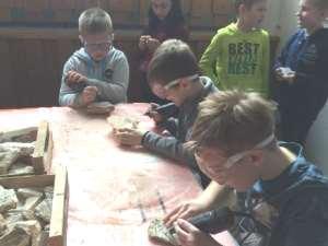 Vybrané akce jednotlivých tříd PROJEKT PLZEŇ V tomto roce jsme se ve 3. třídě věnovali tématu Plzeň. V rámci výuky jsme objevovali místa spojená s historií města a jeho kulturou.