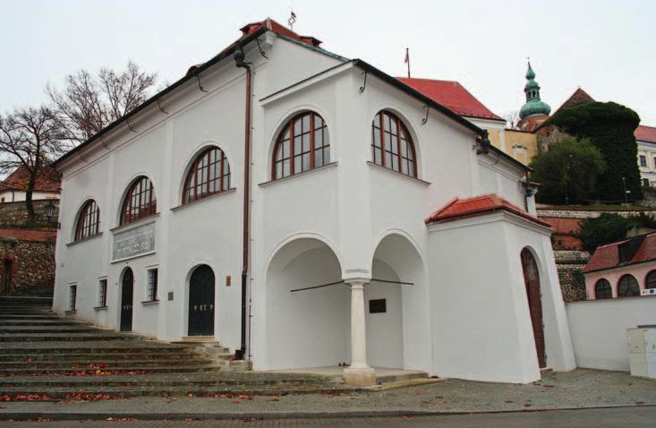 Zprávy Dana Massowová Židovská kultura v Mikulově v roce 2014 Pohled na nově zrekonstruovanou synagogu z Husovy ulice.