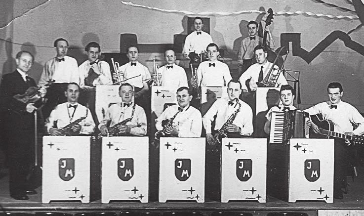 Historie Snad největším Gruberovým mikulovským počinem bylo vytvoření symfonického orchestru. Zaktivizoval hudebníky nejen z Mikulovska, ale i ze sousedních okresů.