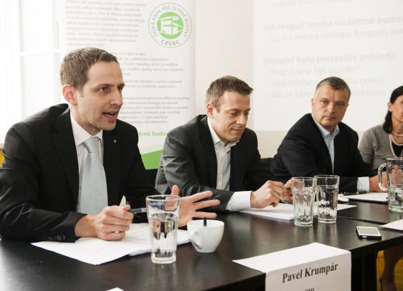 Je potřeba zajistit dostatečné kapacity odborníků, kteří pomáhají laické veřejnosti při rozhodování jedná se o projektanty, architekty, stavitele, energetické specialisty,