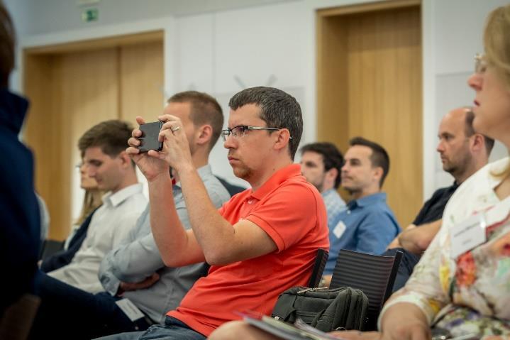 Je třeba se zaměřit na využití soukromého kapitálu a dalších alternativních přístupů financování mimo dotační programy, například formou bankovních úvěrů nebo