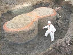 Obrázek 2- Solidifikovaná zemina, [EPA] B) technologie ex situ Kromě technologie in situ se většina solidifikačních úprav odpadů provádí pomocí solidifikačních linek.