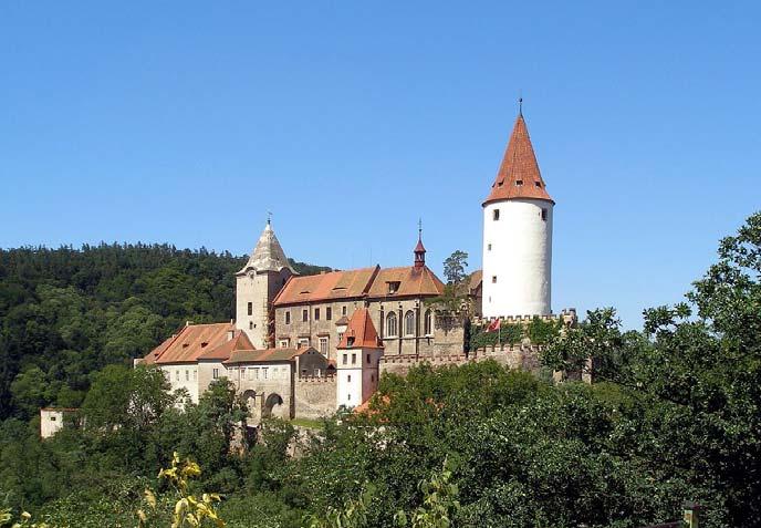 Křivoklát Od rozhledny se vydáme k hlavnímu cíli našeho výletu k hradu Křivoklát.