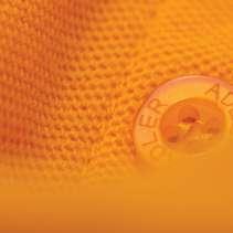 Softshell je laminovaná textilie pro moderní, sportovní oblečení a oblečení pro outdoorové aktivity. Dělí se na membránové a nemembránové.