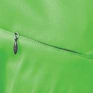 zipem 2 postranní kapsy na zip reflexní prvky na rukávech a kapuci prodloužený zadní díl vnější náprsní kapsa na zip 02 92 07 44 44