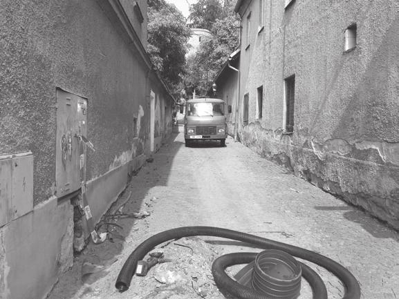 340 610,- Kč; bere na vědomí zápis z jednání kontrolního výboru ze dne 25. 6.. Rada města na svém 99. zasedání, konaném 6. 9. schvaluje výpůjčku venkovních prostor u objektu školní jídelny a WC v budově školní jídelny dne 15.