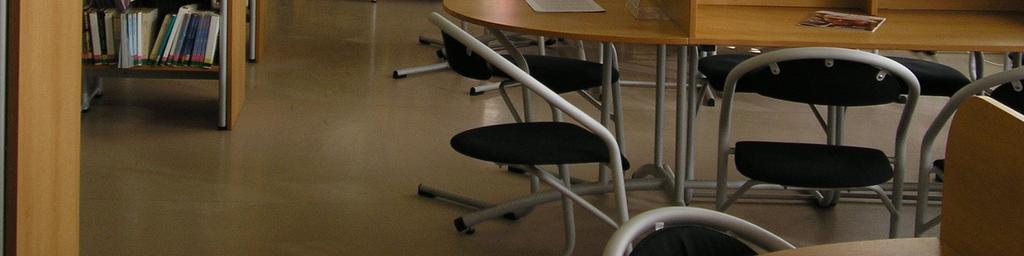 náboženství, jazykověda, právo, pedagogika a beletrie. V této části knihovny se nachází 24 míst ke studiu (obr. 6). Výpůjční služby jsou od samého počátku KSV TGM plně automatizované.