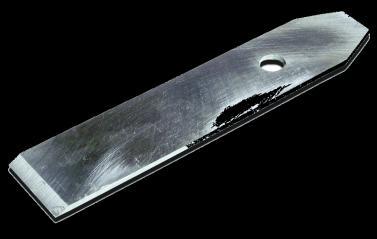 Po práci s hoblíkem hladíkem již nevznikají na hoblované ploše nerovné dráhy jako po práci s hoblíkem uběrákem. Jeho nůž je rovný a zanechává za sebou rovný povrch.