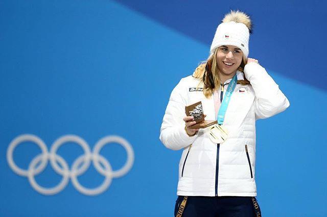 2/ LIBERECKÝ SPORT a) Napište jména alespoň 3 sportovních klubů Liberce, jejichž sportovci se zúčastnili evropských nebo celosvětových soutěží.