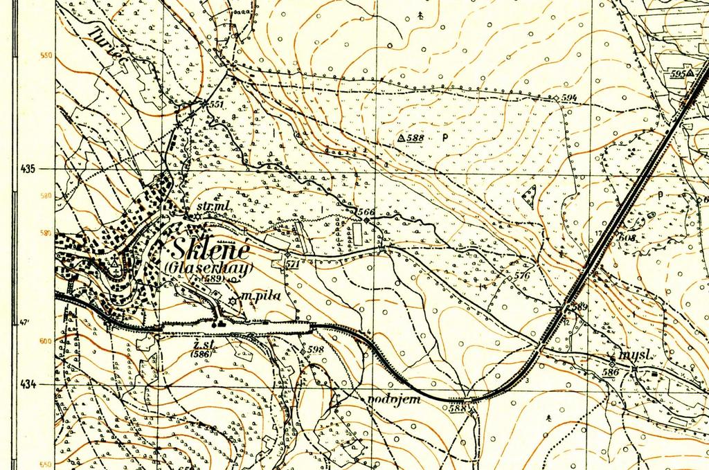 speciální mapy 1: 75 000 (např. 4052 pro list zobrazující město Beroun) s podlomením 1 až 4 pro příslušnou topografickou sekci mapy v měřítku 1:25 000 (např.