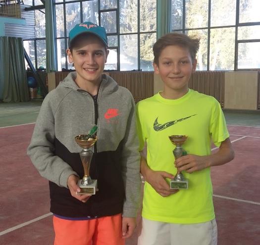 TC Dvůr Králové, z.s. 17. listopadu 485 544 01 Dvůr Králové nad Labem email vybor@.cz Tenisové výsledky hráčů za měsíce V a VI 2017 Dospělí Matouš Vágner VČ oblastní přebor, TC Dvůr Králové z.s., 3.