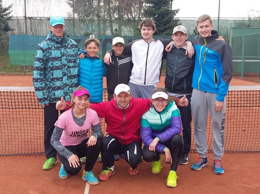 TC Dvůr Králové, z.s. 17. listopadu 485 544 01 Dvůr Králové nad Labem email vybor@.cz Dospělí - KH soutěž 1. tř.