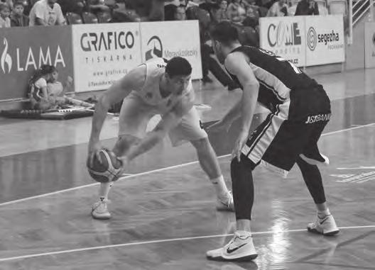 2003, kdy ve slavné éře sedmi statečných vyhráli naši kluci doma 97:73 v sestavě Petr Czudek, Láďa Sokolovský, Věroslav Sucharda, Marek Stuchlý, David lapetek, Pavel Beneš a Pavel Staněk.