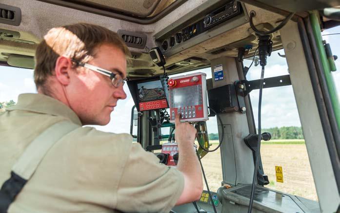 Při aktivování dané funkce se automaticky spíná odpovídající kamera na