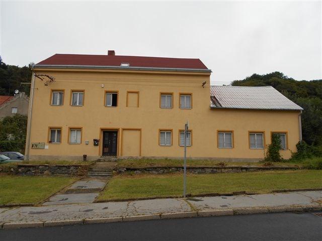 Č. j.: 1918366/17/2501-80542-507530 strana 2 (celkem 6) b) označení a popis příslušenství, které je draženo spolu s nemovitou věcí a není samostatně zapsáno na listu vlastnictví: Objekt na parcele p.