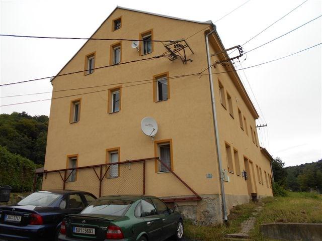 Č. j.: 1918366/17/2501-80542-507530 strana 6 (celkem 6) Poučení: Dražit nesmí: a) daňový exekutor, licitátor a další úřední