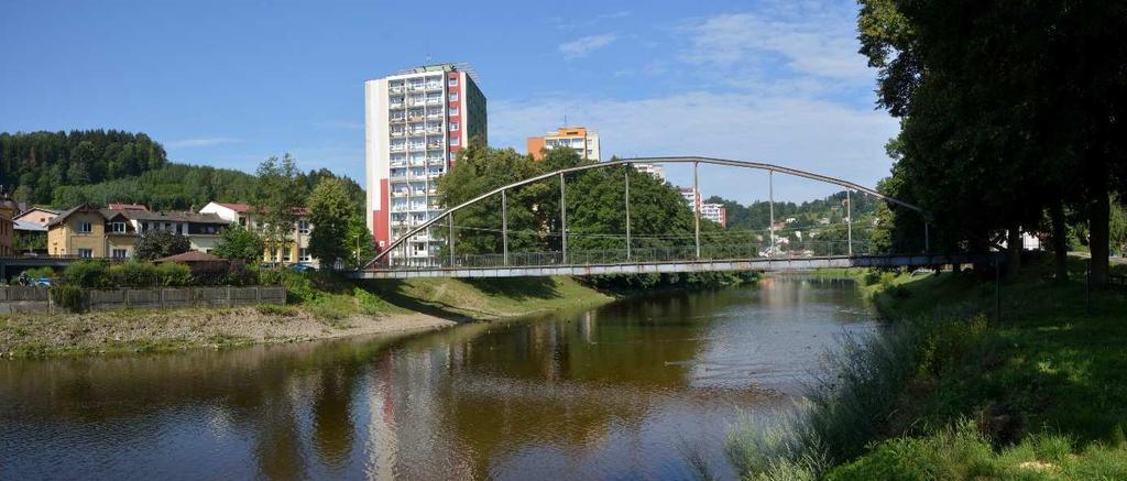 1. Základní údaje 1/ Název stavby Lávka přes Jizeru v Železném Brodě 2/ Místo stavby řkm cca 98,160 3/ Charakter stavby Novostavba lávky pro pěší a cyklisty 4/ Stavebník město Železný Brod 5/