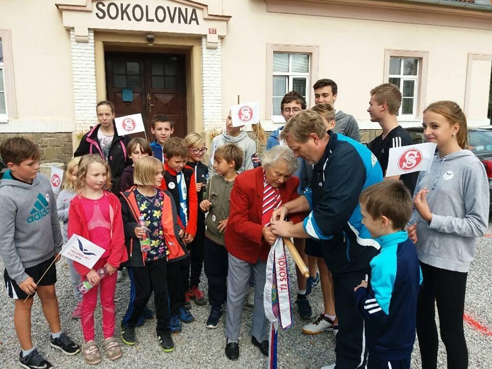 Ke štafetě se připojily ale také týmy z Německa, Polska a ze Slovenska, odkud vedly dokonce