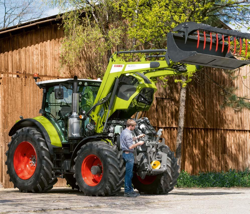 Kontrolu oleje a doplňování je možné provádět při zavřené kapotě na levé straně traktoru Veškeré