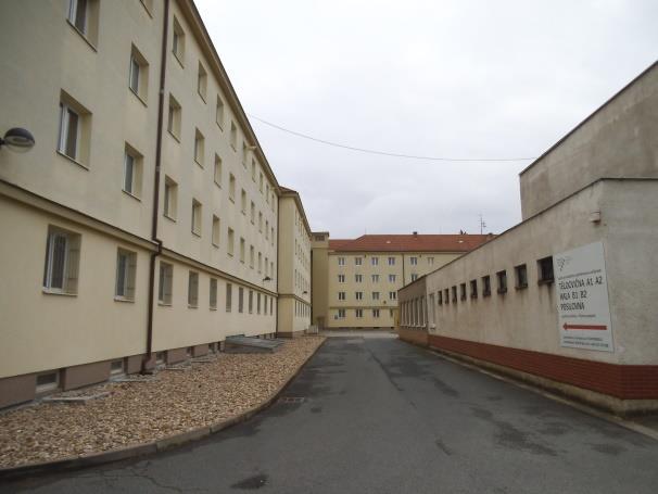 tělocvična a hřiště;