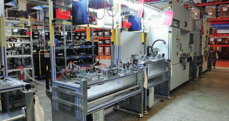 Projekt Industry Fórum Nové pracoviště vzniklo na základě precizně promyšleného modelu v programu Tecnomatix Jack. nými zásobovacími drahami pro materiál pod portálem stolu.