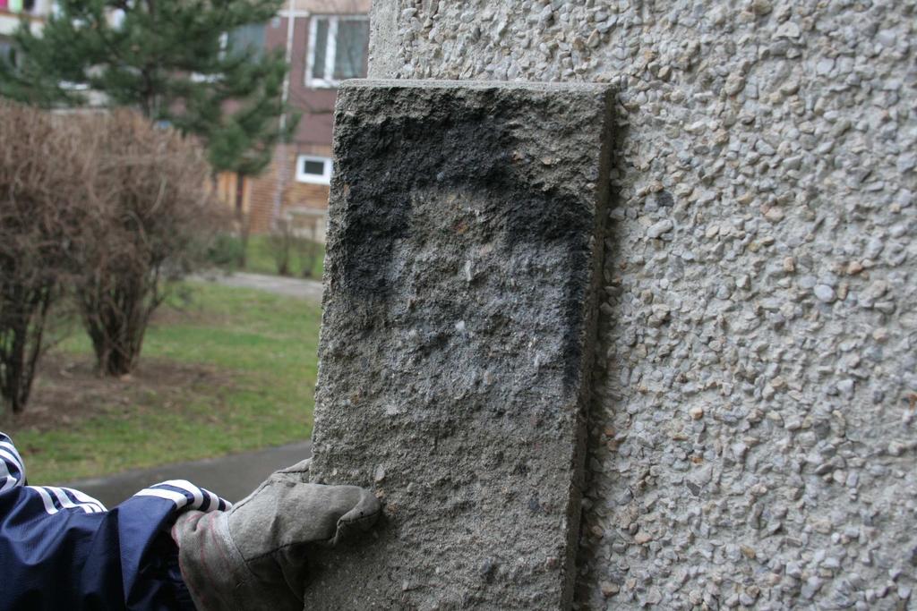 Provedená zkouška tvarovka byla nastříkána akrylovým sprayem a nechala se