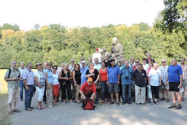 Neděle 23. srpna 13:00 Slavnostní zakončení seniorských turnajů a zakončení festivalu Dědečkové zamířili do Babiččina údolí Autobusový výlet tentokrát absolvovalo 47 účastníků.