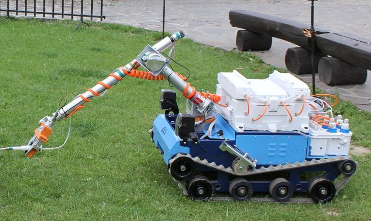Závěr 127 6 ZÁVĚR Předchozí kapitoly pouze potvrdili tvrzení uvedené v úvodu této studie, že návrh mobilního robotu, resp.