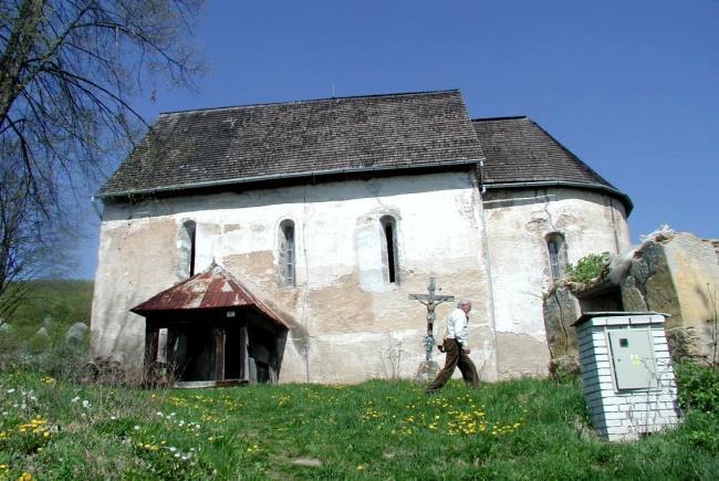 Popritom nenarazíte iba na umelecké a stavebné diela gotiky, ale presvedčíte sa aj o kráse fascinujúcich stôp, ktoré tu zanechali aj iné