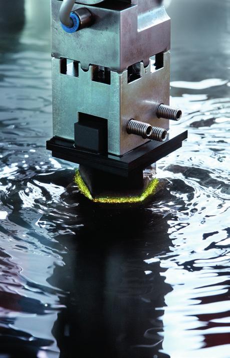 PENTA CNC Váš partner pro elektroerozivní hloubení Vážení obchodní partneři, dovolujeme si Vám představit české elektroerozivní hloubičky PENTA CNC dosahující úrovně nejlepších strojů ve své třídě na