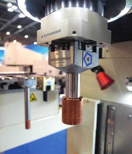 Hloubičky PENTA CNC jsou plně uzpůsobeny pro zapojení do automatizované linky umožňující bezobslužný provoz více strojů.