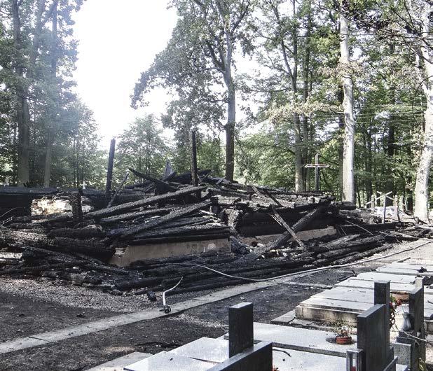 Na místě viděl, jak se nejprve skácela věž se zvonem a pak spadla i kostelní loď. Požár musel vzniknout někde vně kostela.