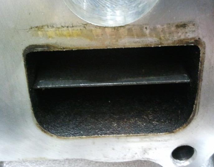 Ten byl poté podroben simulaci proudění vzduchu. Jak již bylo v úvodu zmíněno, jednalo se o sání z motoru VW 1.4 TSI, který je osazen čtyřventilovou technikou. Obr. 18 Odlévaný sací kanál 5.