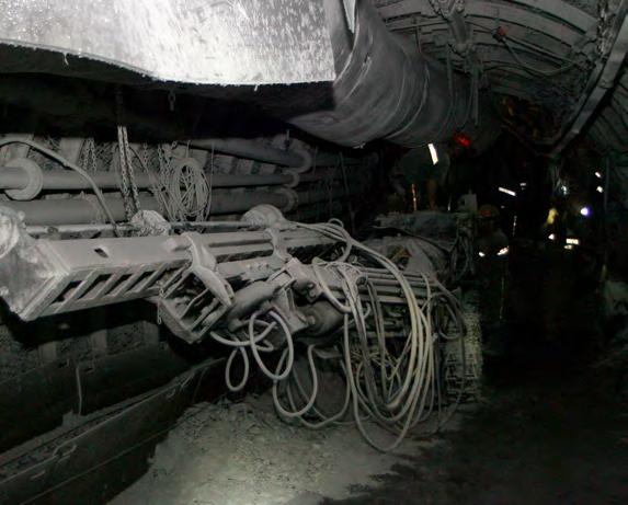 Ti v šestém měsíci v porubu 240 400 vybaveném sekcemi DBT 13/31 a kombajnem SL 300 nakopali 87 956 tun uhlí a s porubní frontou ujeli 103,3 metru (průměrný postup činil 3,6 metru denně a rubáňový