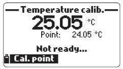 Tento postup vyžaduje přístroj pro referenční měření teploty. V menu Calibration vyberte Temperature.