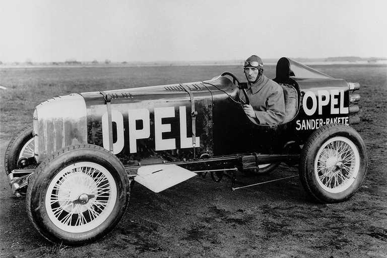 Opel Rak 1 15 března 1928 pilotoval Kurt