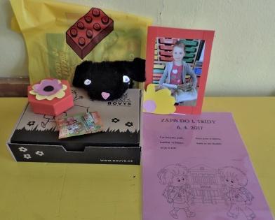 Dlesková přišlo celkem 6 dětí, z nichž 5 dětí bylo zapsáno k povinné školní docházce.