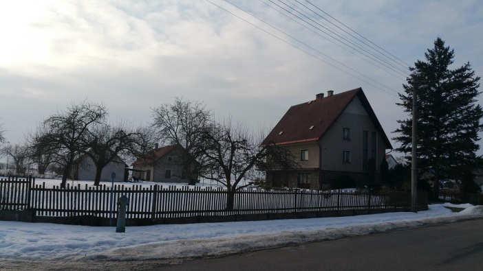 Znalecký posudek č. 2289 / 7-01/ 2017 pozemek p.č.228, jehož součástí je objekt bydlení č.p.119, poz. p.č.229/1, 230/1, 231, 988/1, venkovní úpravy a trvalé porosty (LV č.77), podíl 1/2 na poz.p.č.1085/5, 1085/6, (LVč.