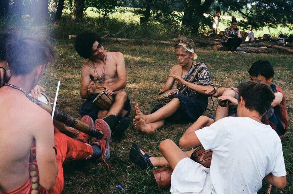 3. KALENDÁRIUM Jedna z nejvýznamnějších akcí tohoto roku proběhla hned na jeho začátku. Jednalo se o mimořádně pořádaný ples k padesátiletému výročí založení oddílu Kruh.