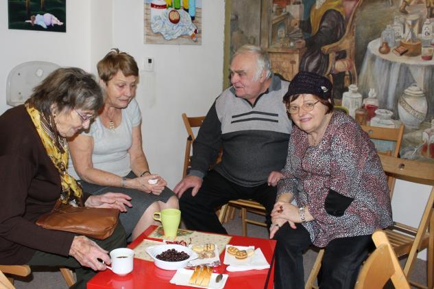 Aktivity pro děti - zdravotnické kroužky - děti se scházely v 8 pravidelně fungujících kroužcích vedených našimi členy a učitelkami základních škol -
