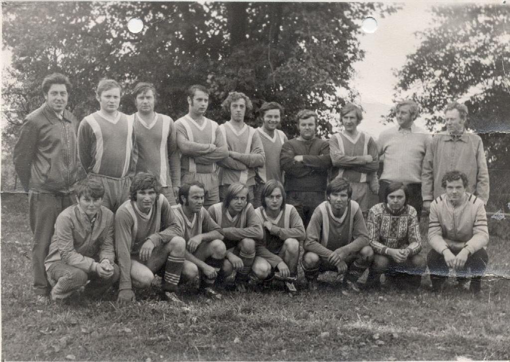 9 Nejčastěji nastupují: Vláďa Jiroud, Josef Novák, Rašek Pavel, Ruda Tošovský, Josef Šenkýř, Jan Rašek, Josef Novotný, Jaroslav Šanovec, Vláďa Güttler, Miloš Sobotka, Zdenek Havelský, Jarda Astr,