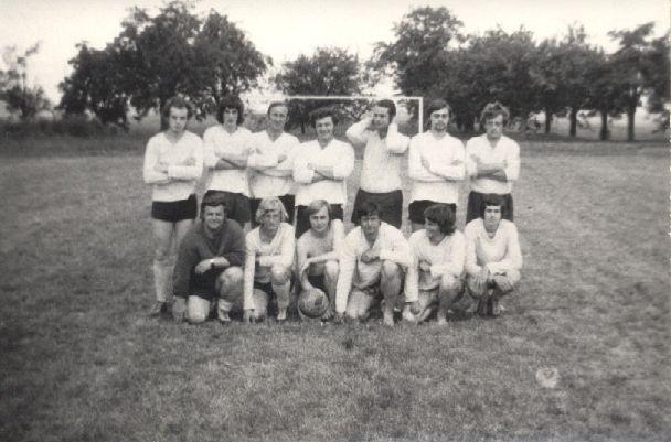1976-1977 13 Sedloňov 0 : 0 2 : 1 5. Sedloňov Voděrady 3 : 1 2 : 2 6. Domašín Uhřínov 5 : 1 2 : 3 7. Voděrady 8. Uhřínov Závěr 11.
