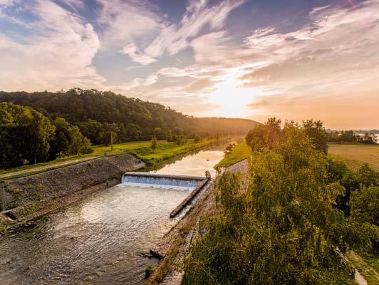 Foto Kamil Vitásek Řeka Opava v blízkosti Hlučína velikost je odvislá od počtu sedláků resp. lánů, pro který byla vesnice vyměřena.