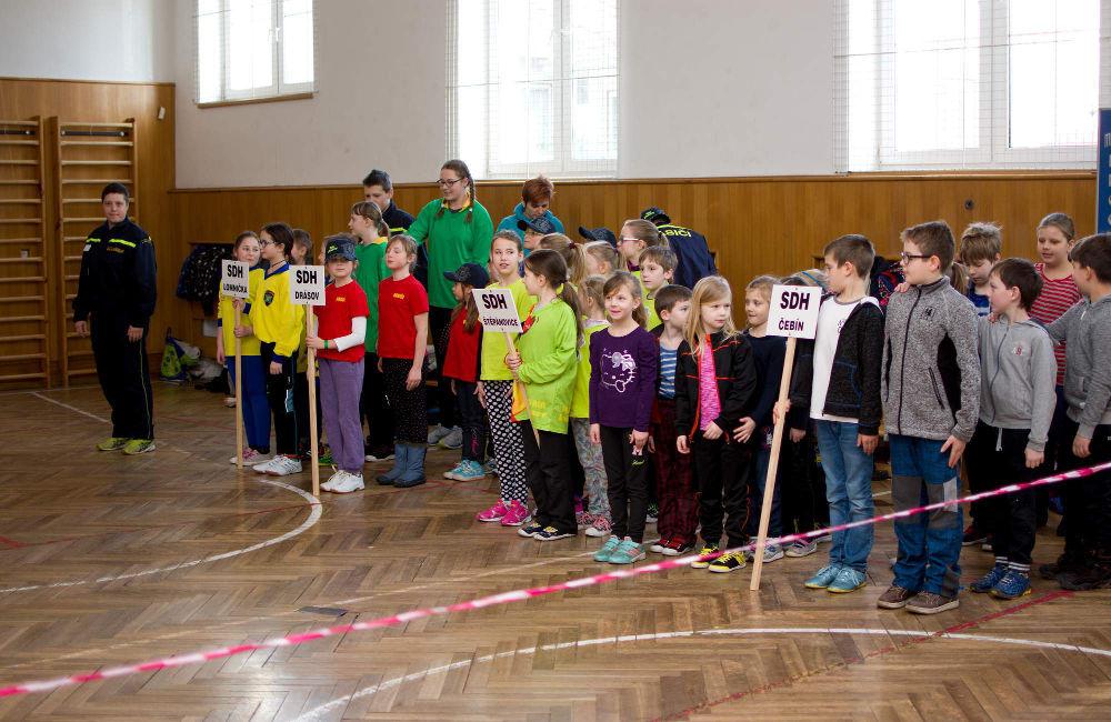 ORGANIZACE A SPOLKY Uzlová štafeta 2018 (SDH Čebín) Sdružení hasičských sborů v okrsku Čebín uspořádalo 24. února v čebínské sokolovně 1. ročník závodů v uzlové štafetě.