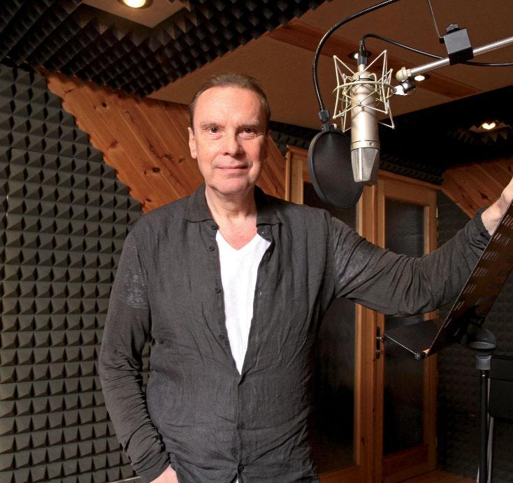 NOVÉ SÓLOVÉ ALBUM BÁRY BASIKOVÉ VYJDE V ZÁŘÍ, PO DVANÁCTI LETECH! Bára Basiková po dlouh ch 12 letech v záfií vydá sólové album Belleville, které pfiipravila s hudebníkem Václavem Noidem Bártou.