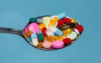 Vhodné kombinace paracetamol + opioidy NSAID + opioidy metamizol + opioidy paracetamol + NSAID + metamizol +