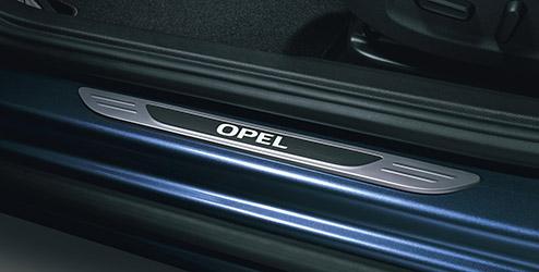 Produkty OPC Line a další stylingové prvky poskytují exkluzivní vzhled a sportovní nádech venku i uvnitř vozu.
