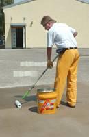 podkladu pod 4 % (zkušební metoda: Sika-Tramex, měření CM nebo metoda sušení v peci; žádná vzlínající vlhkost podle ASTM (test polyetylénovou fólií).