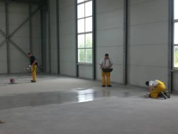 Míchání materiálu Sikafloor -169 a Sika -CompactFiller 9.